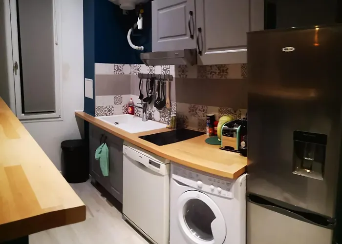 Proche De La Defense *